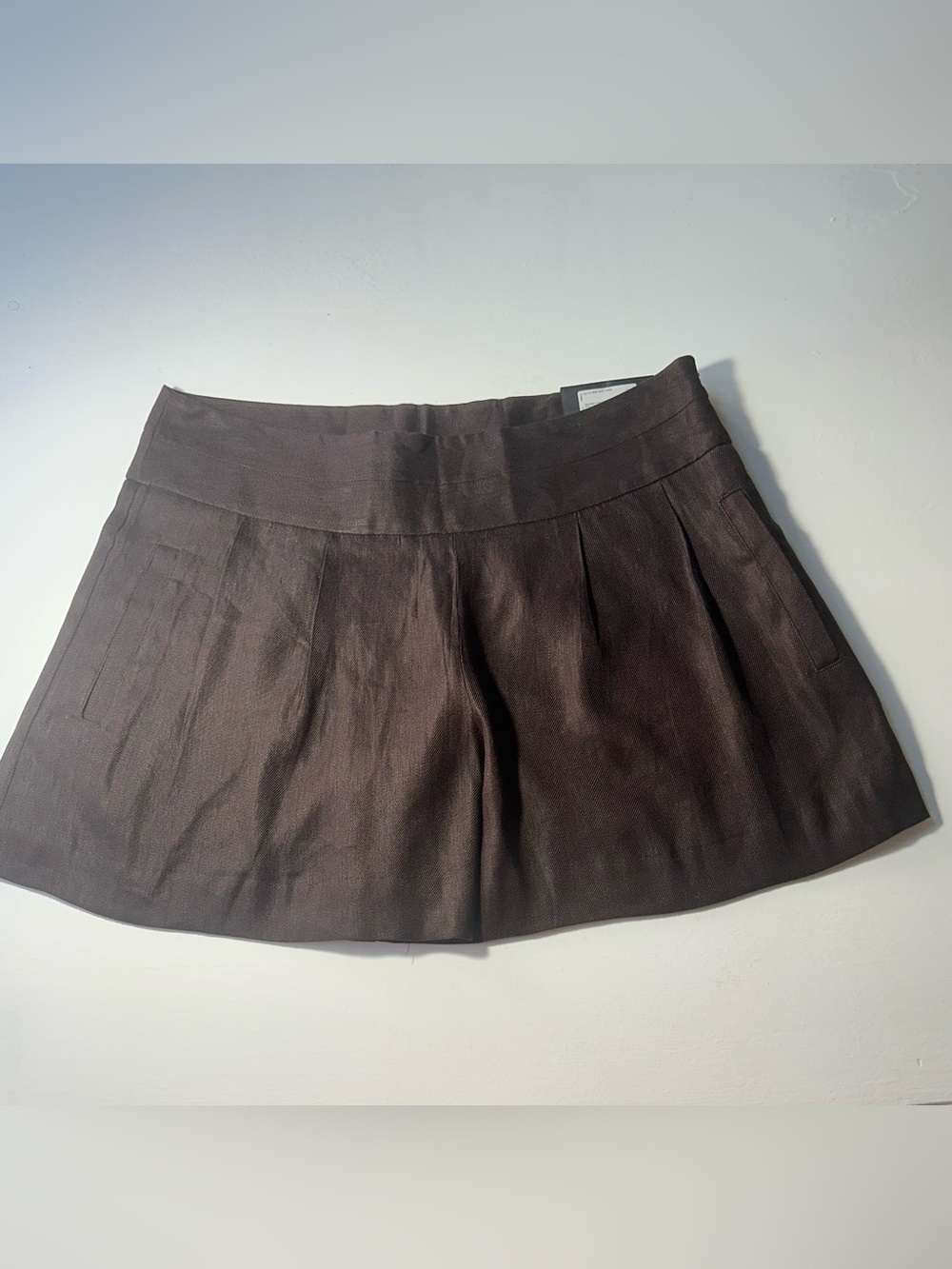 NWT WASHINGTON,SIZE-10,55%LINEN,Women's Dark Brown Pleated shorts